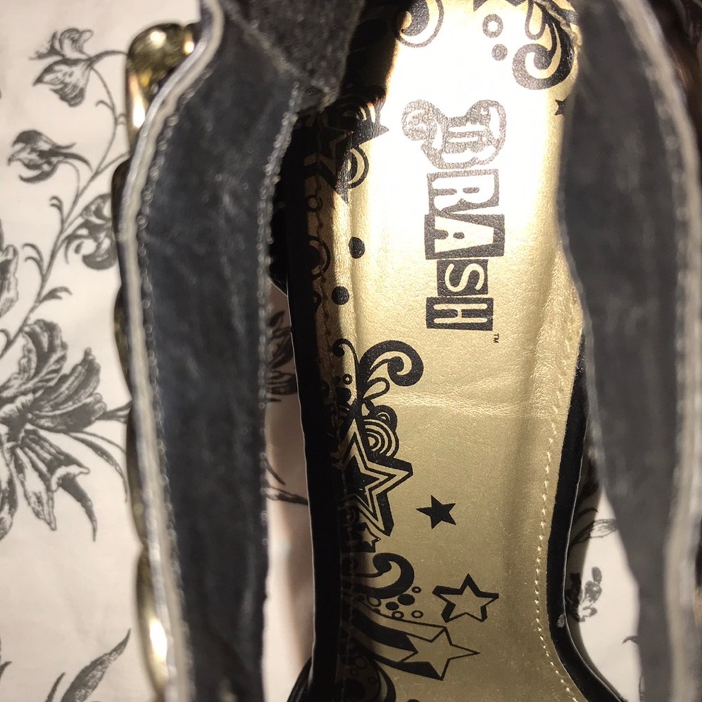 Heels - Picture 5 of 8